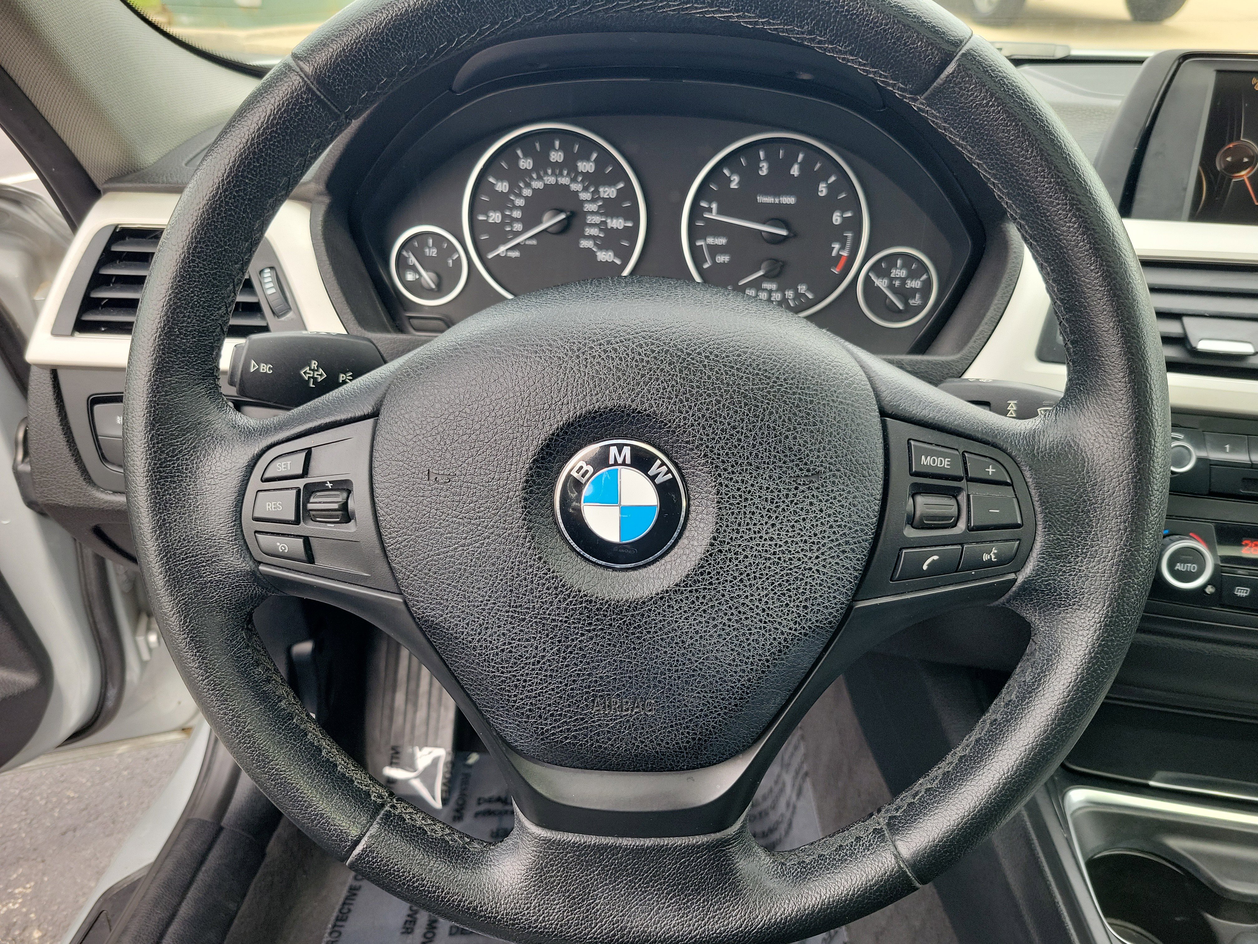 Used 2015 BMW 320i xDrive Sedan AWD/4WD image 20