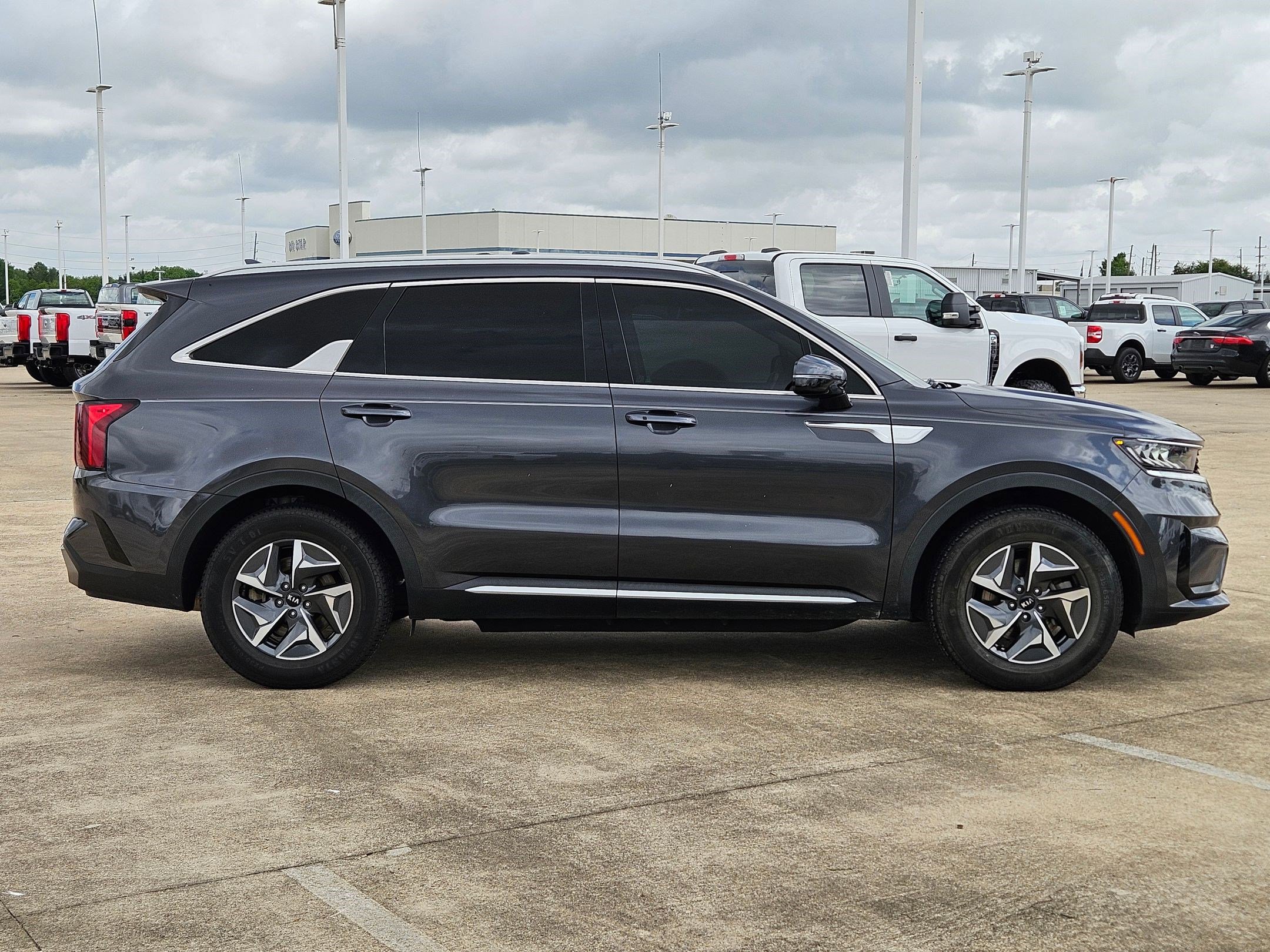Used 2021 Kia Sorento EX FWD image 2
