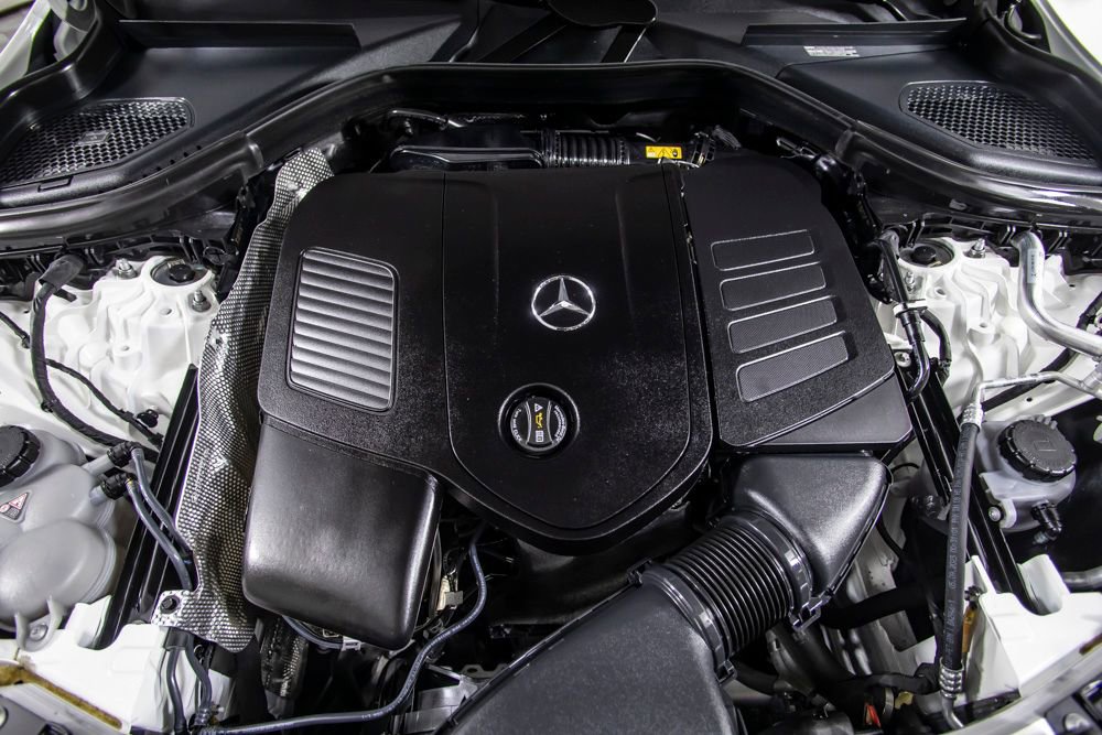 Used 2024 Mercedes-Benz GLC 300 4MATIC w/ AMG Line image 43