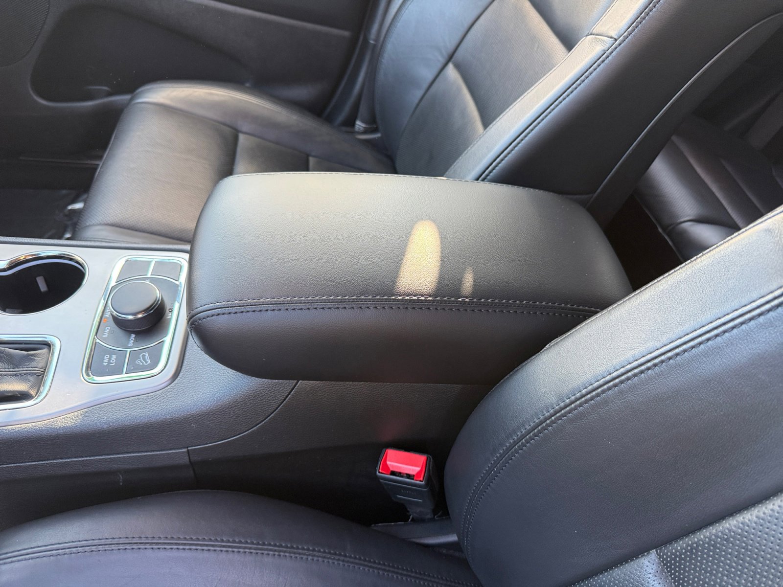 Used 2021 Jeep Grand Cherokee Limited w/ Luxury Group II image 14