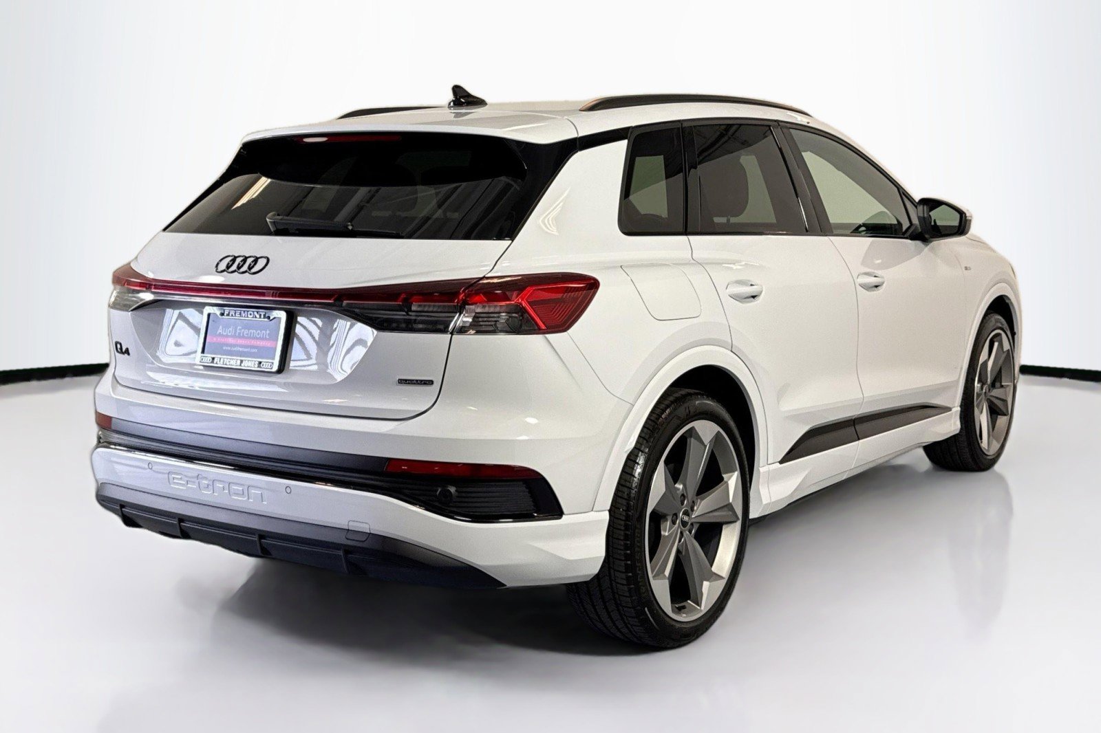 Used 2025 Audi Q4 e-tron Premium Plus w/ Premium Plus AWD/4WD image 5