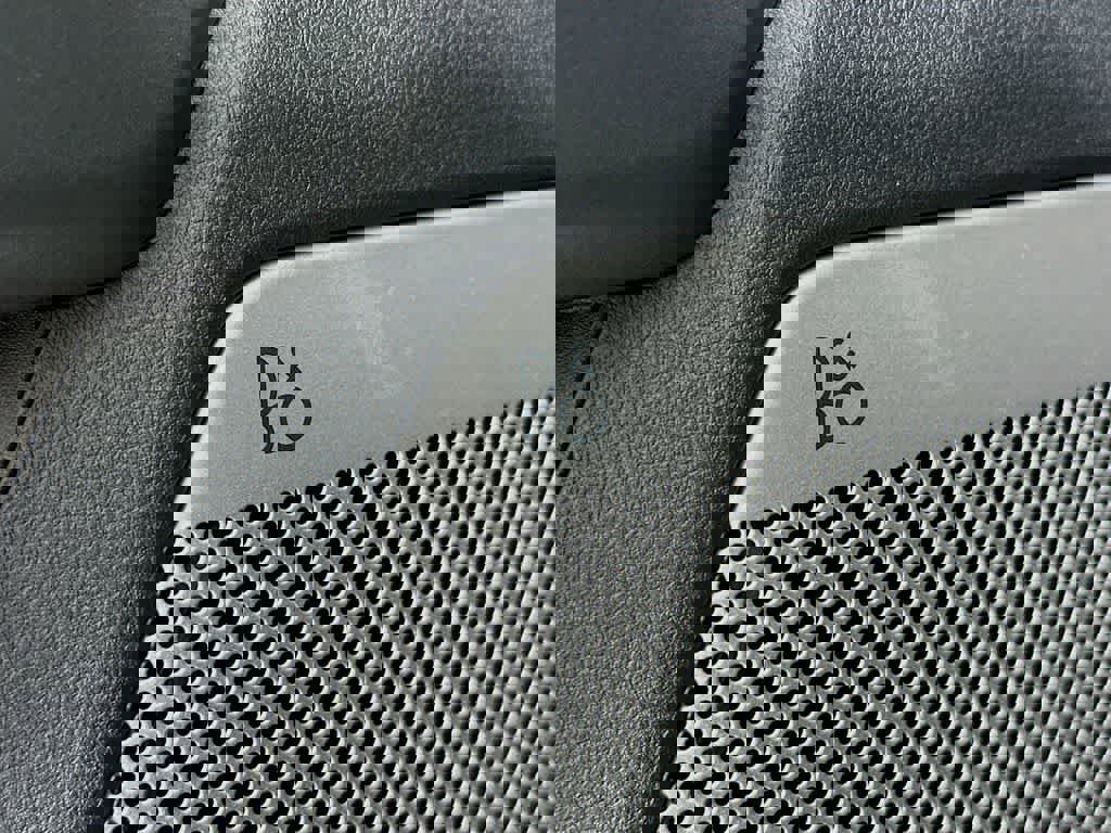 New 2026 Ford F250 Lariat w/ Black Appearance Package image 31