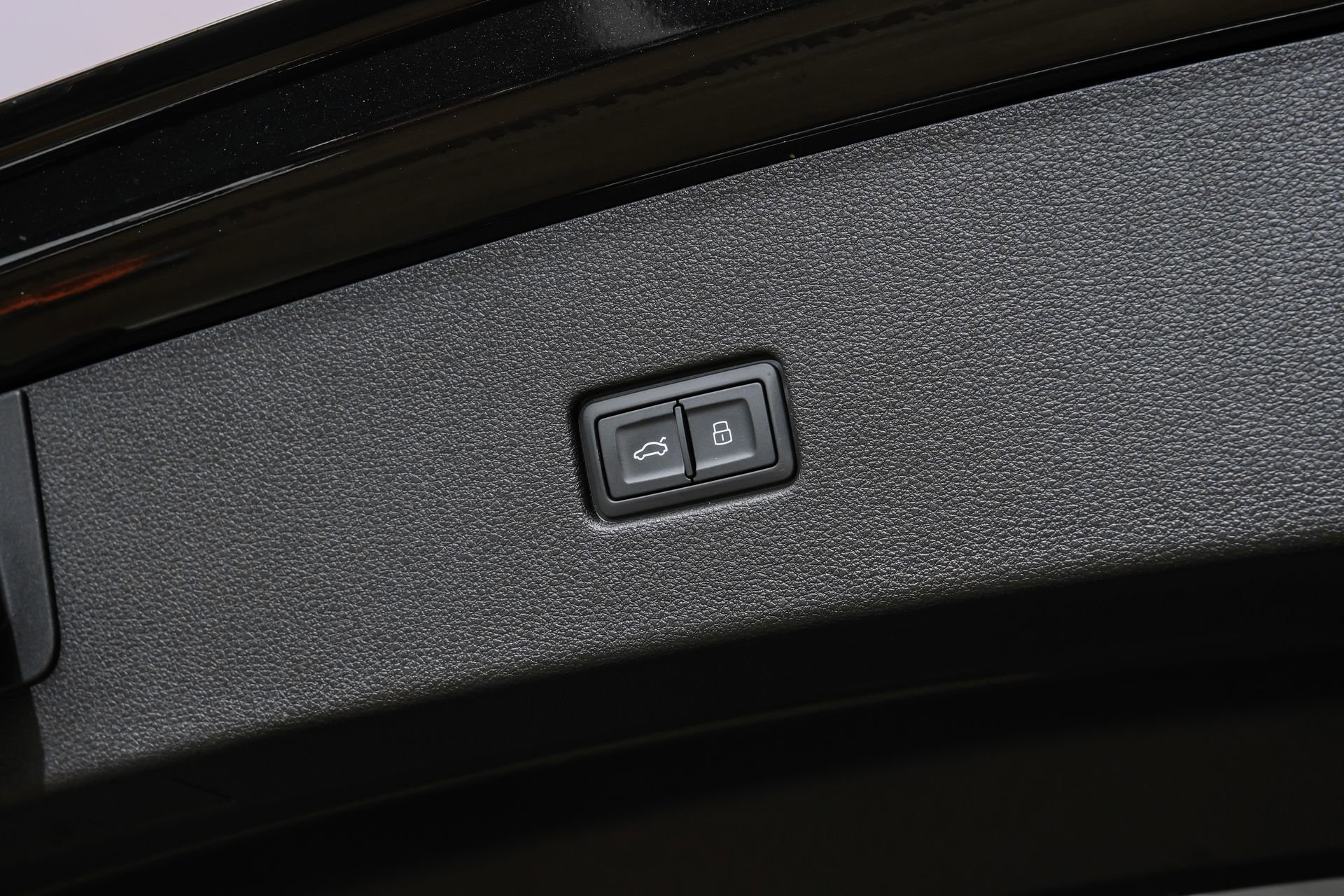 Used 2023 Audi Q8 Premium Plus w/ Premium Plus Package image 58