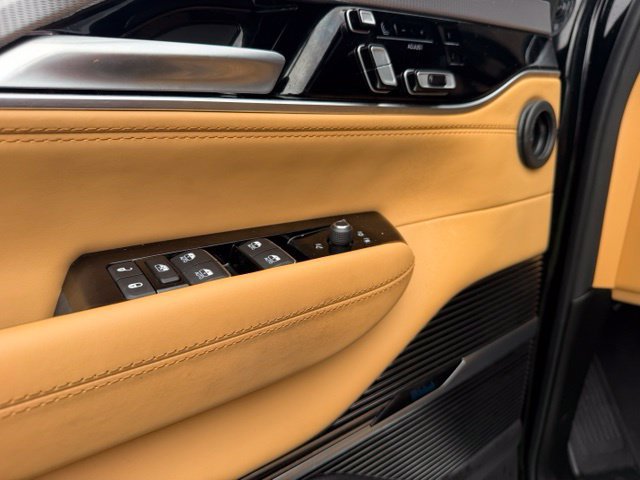 Used 2023 Jeep Grand Wagoneer Series III AWD/4WD image 47