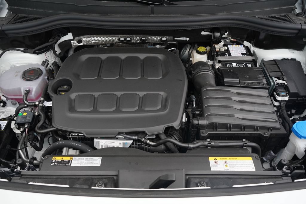 New 2026 Volkswagen Tiguan SE R-Line FWD image 12