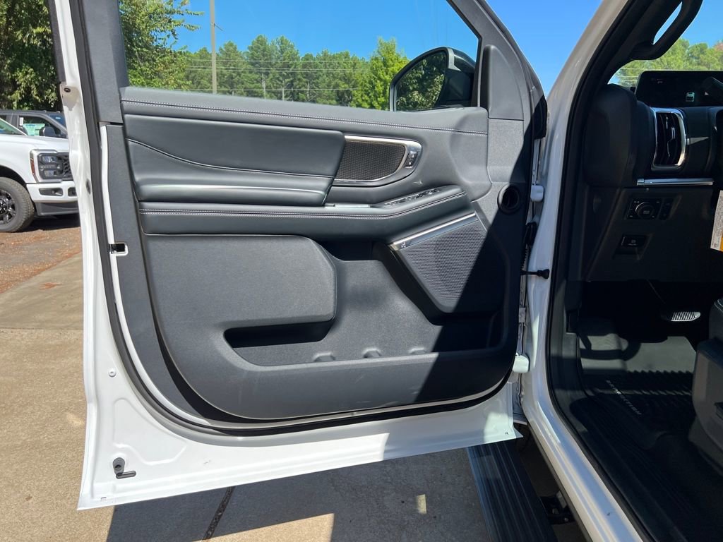 New 2025 Ford Expedition Platinum w/ Stealth Performance Package image 12