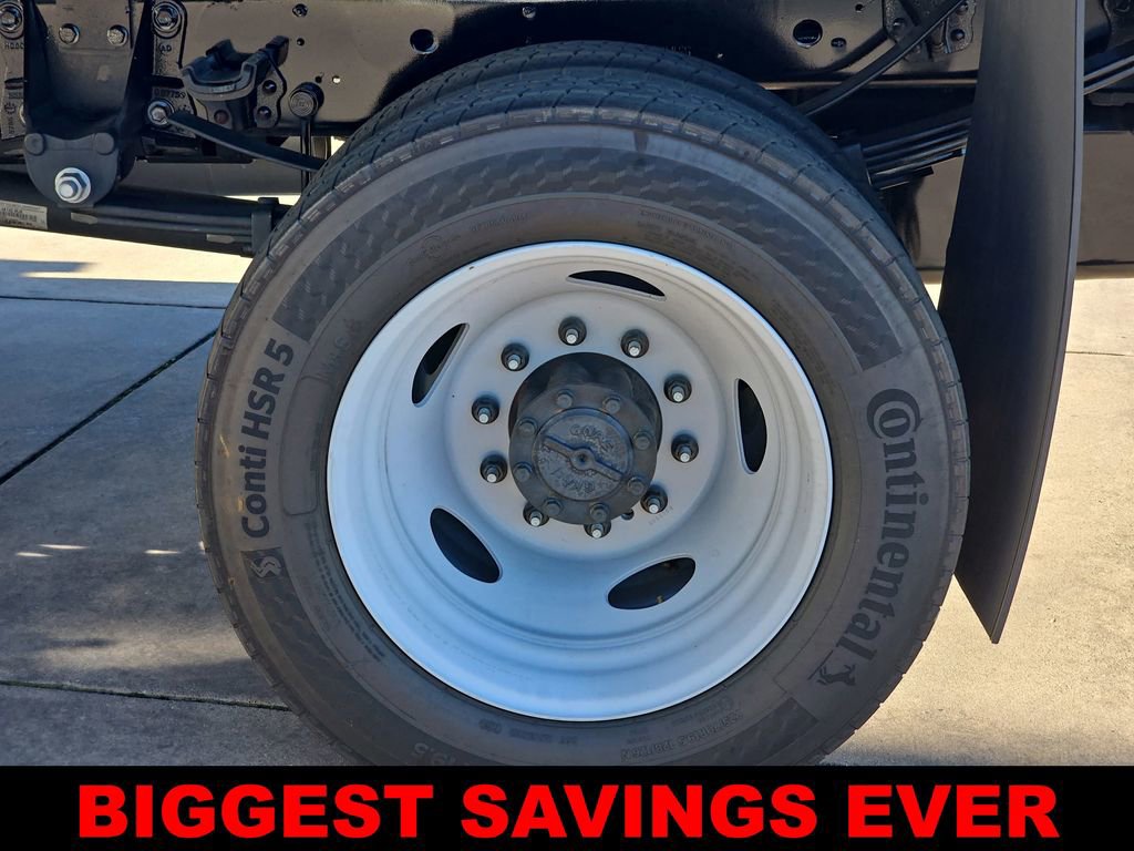 New 2025 Ford F550 2WD Regular Cab Super Duty image 37