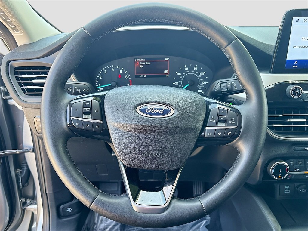 Used 2022 Ford Escape SEL image 11