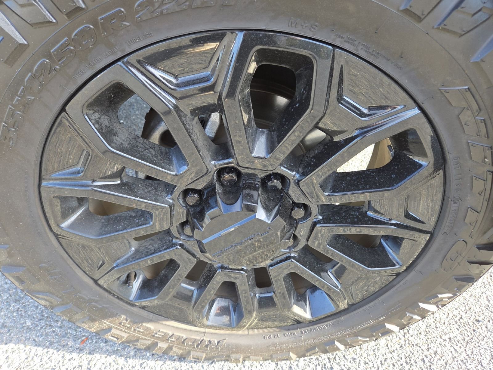 Used 2025 GMC Sierra 2500 Denali Ultimate image 16