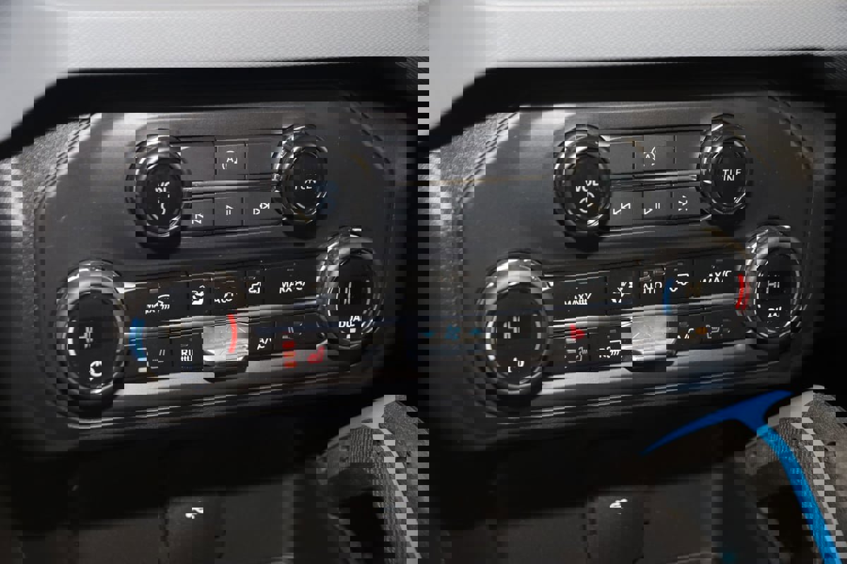 Used 2024 Ford Bronco Black Diamond w/ Sasquatch Package image 29