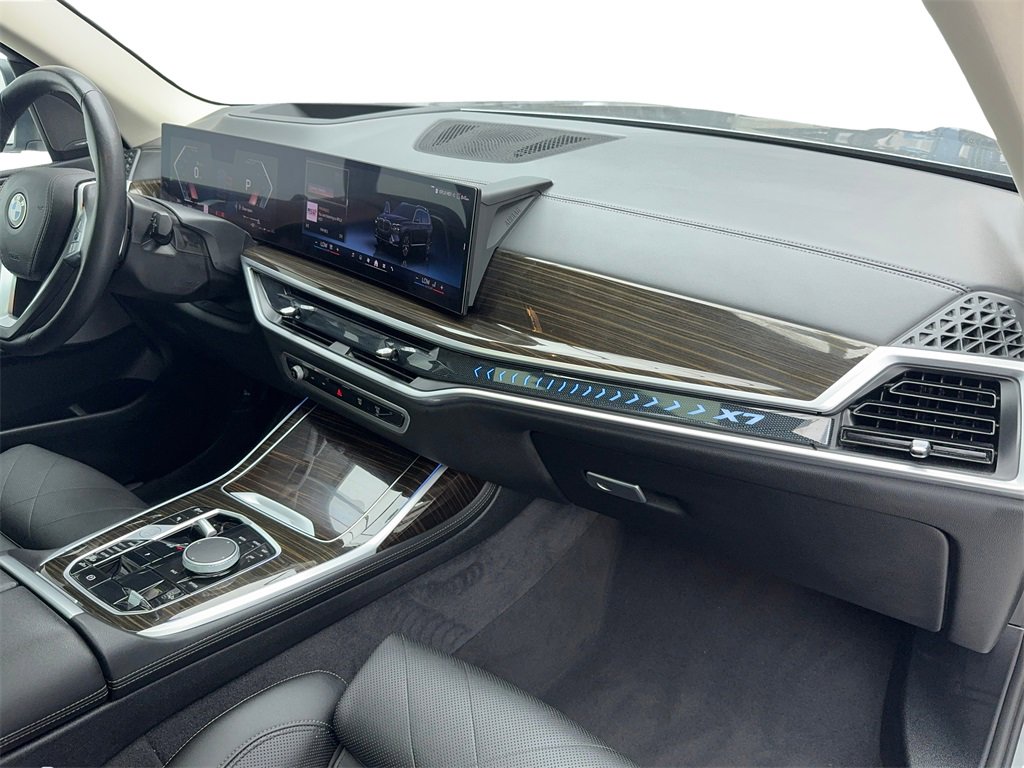 Used 2024 BMW X7 xDrive40i image 43