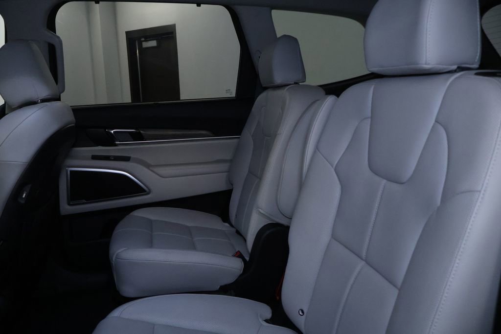 Used 2021 Kia Telluride EX w/ EX Premium Package image 16