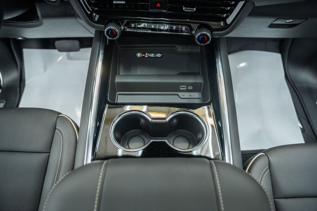 New 2026 Chevrolet Suburban Premier w/ Sun And Tow Package AWD/4WD image 30