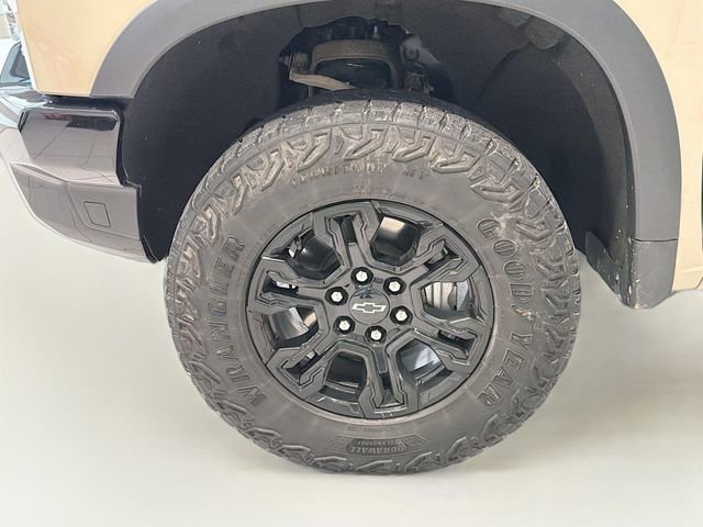 Certified 2023 Chevrolet Silverado 1500 ZR2 w/ Technology Package image 26