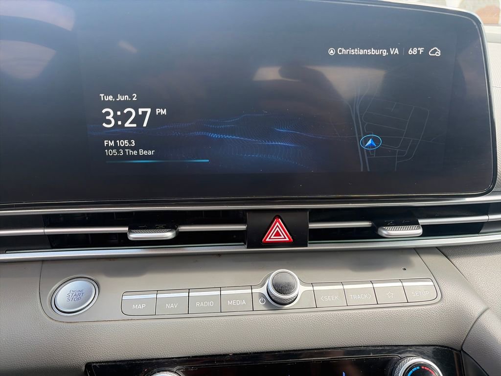 Used 2024 Hyundai Elantra SEL FWD image 19