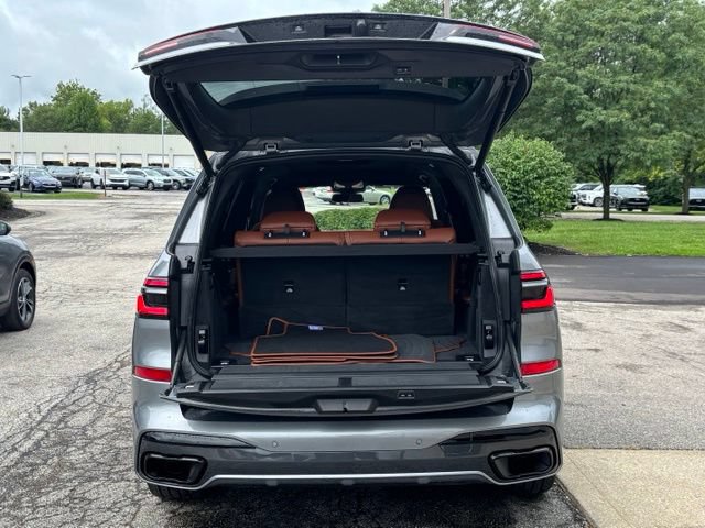 Used 2024 BMW X7 xDrive40i w/ M Sport Package AWD/4WD image 34