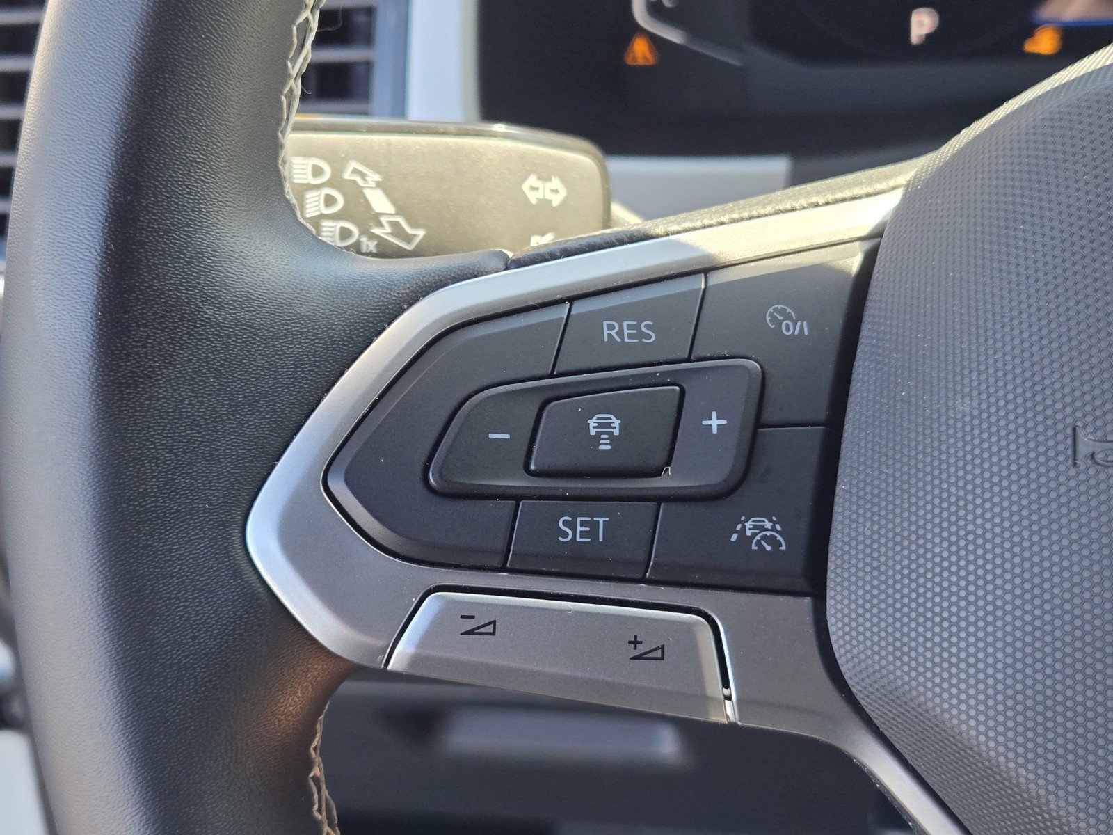 Used 2021 Volkswagen Atlas Cross Sport SEL Premium image 24