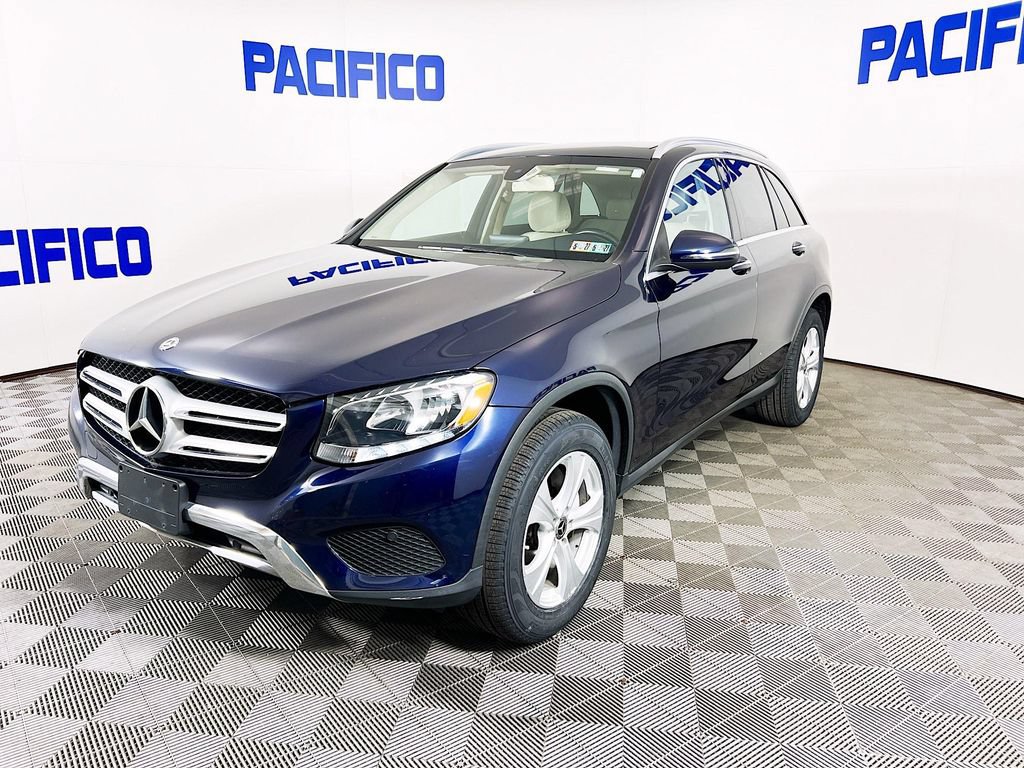 Used 2018 Mercedes-Benz GLC 300 4MATIC image 3
