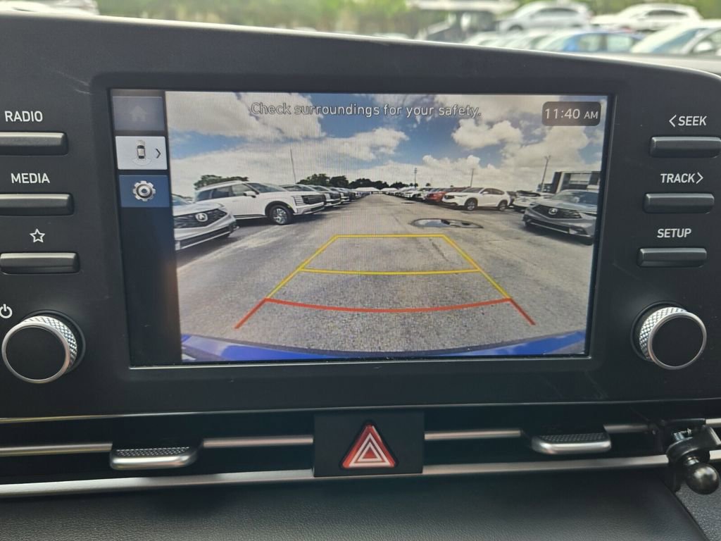 Certified 2025 Hyundai Elantra SE FWD image 19