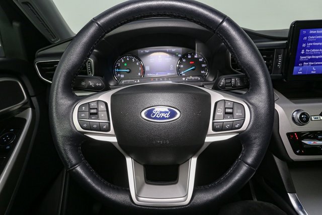 Used 2023 Ford Explorer XLT w/ Equipment Group 202A image 33