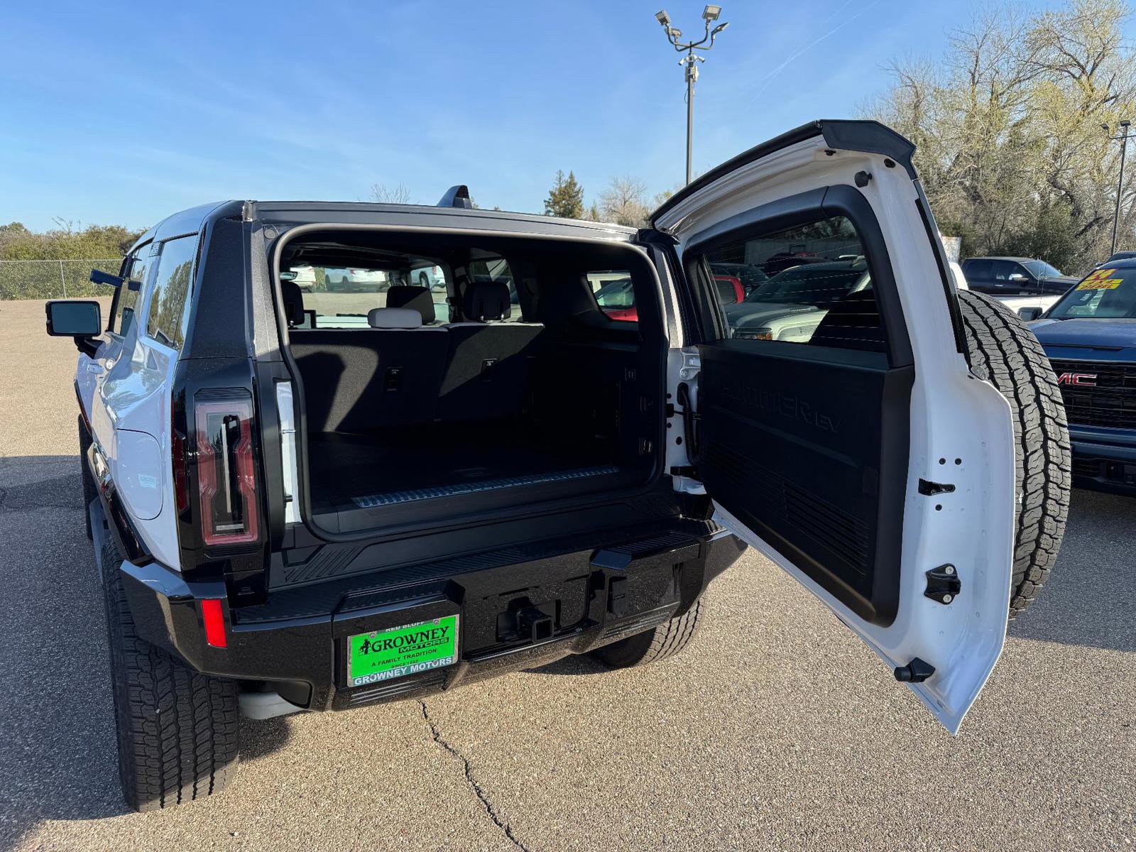 New 2025 GMC Hummer EV 2X image 12