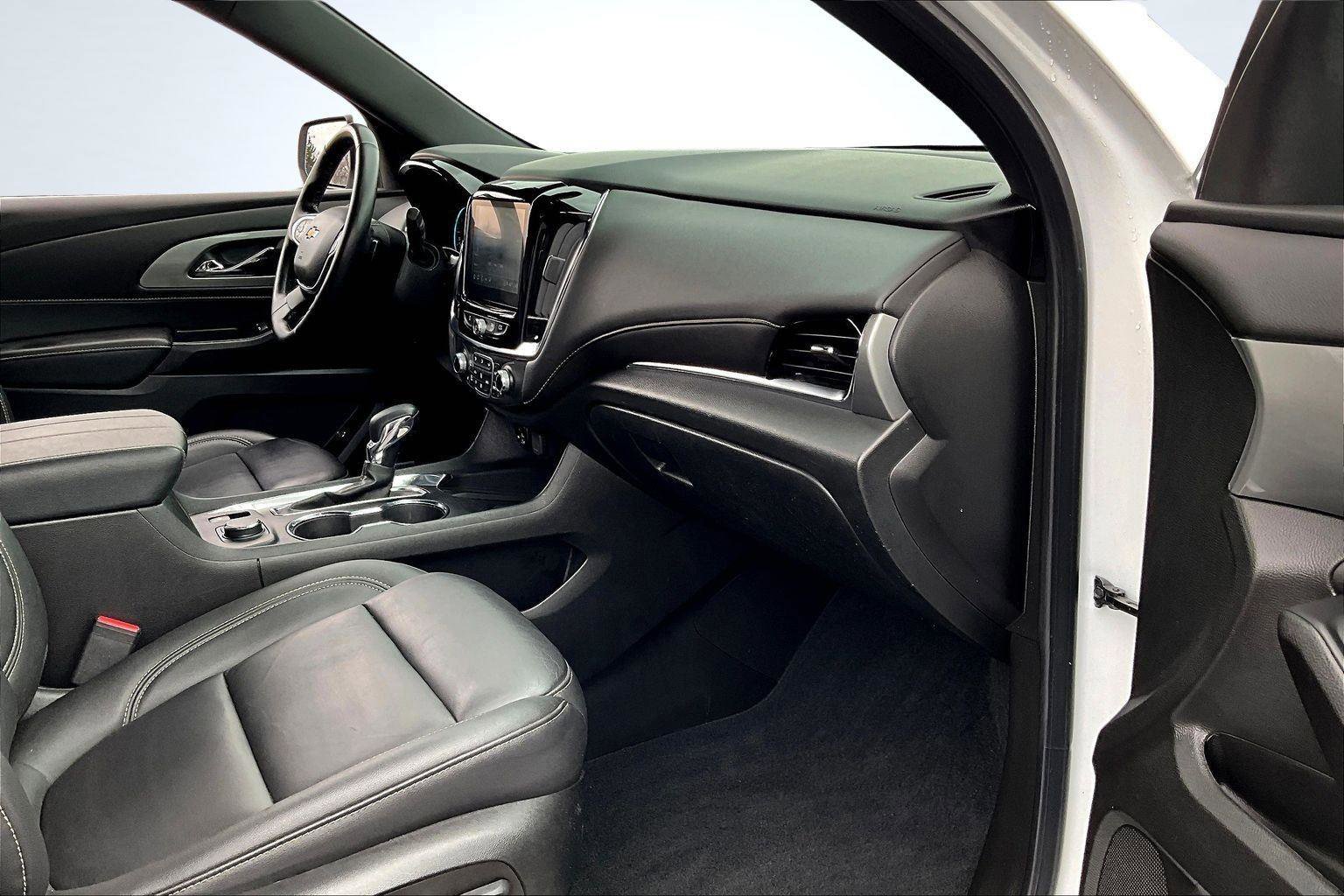 Used 2023 Chevrolet Traverse LT w/ LT Premium Package image 17