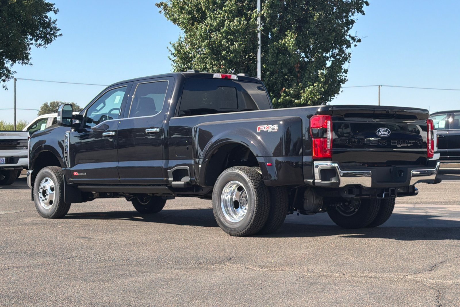 New 2027 Ford F350 Lariat w/ Lariat Premium Package AWD/4WD image 6