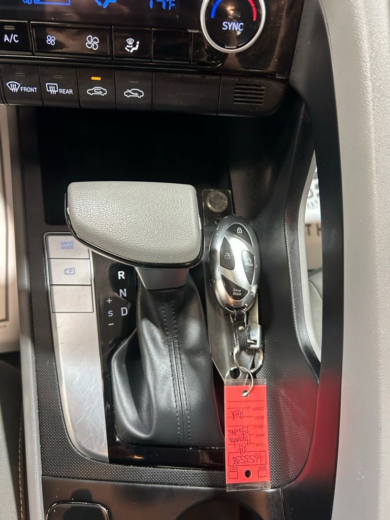 Used 2024 Hyundai Elantra SEL image 29