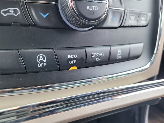 Used 2016 Jeep Grand Cherokee Laredo image 14