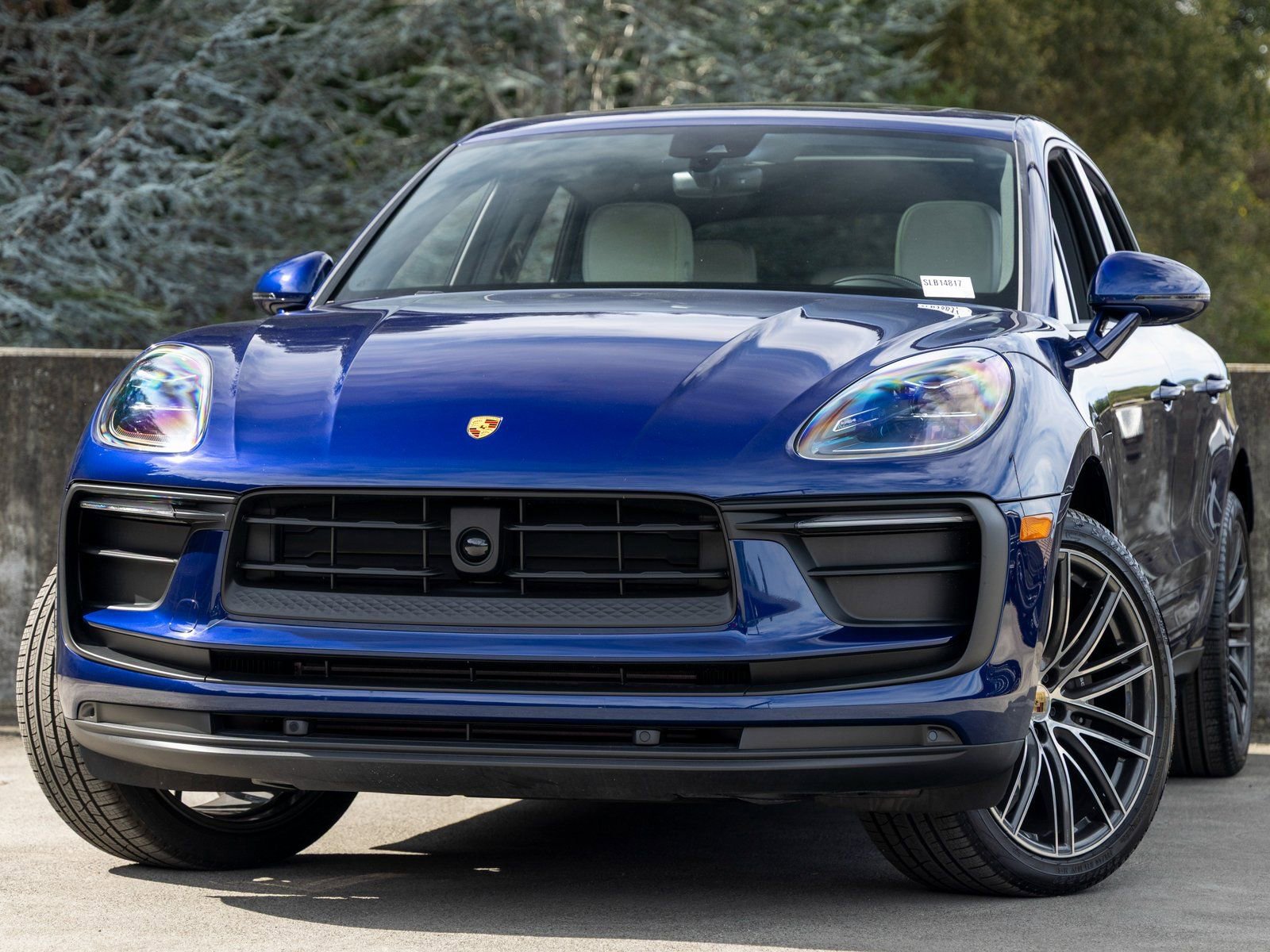 New 2025 Porsche Macan image 1