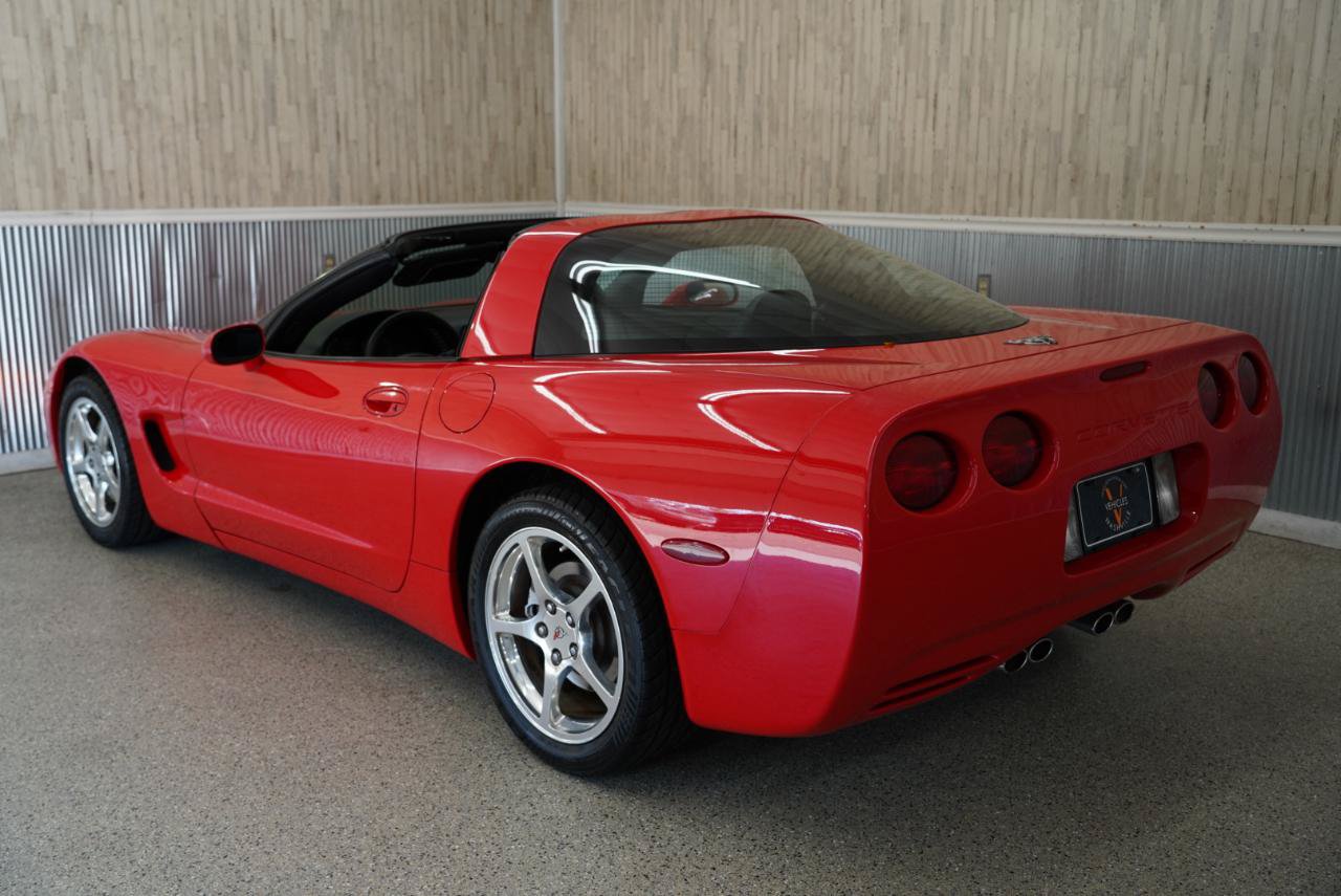 Used 2003 Chevrolet Corvette Coupe w/ Preferred Equipment Group RWD image 14