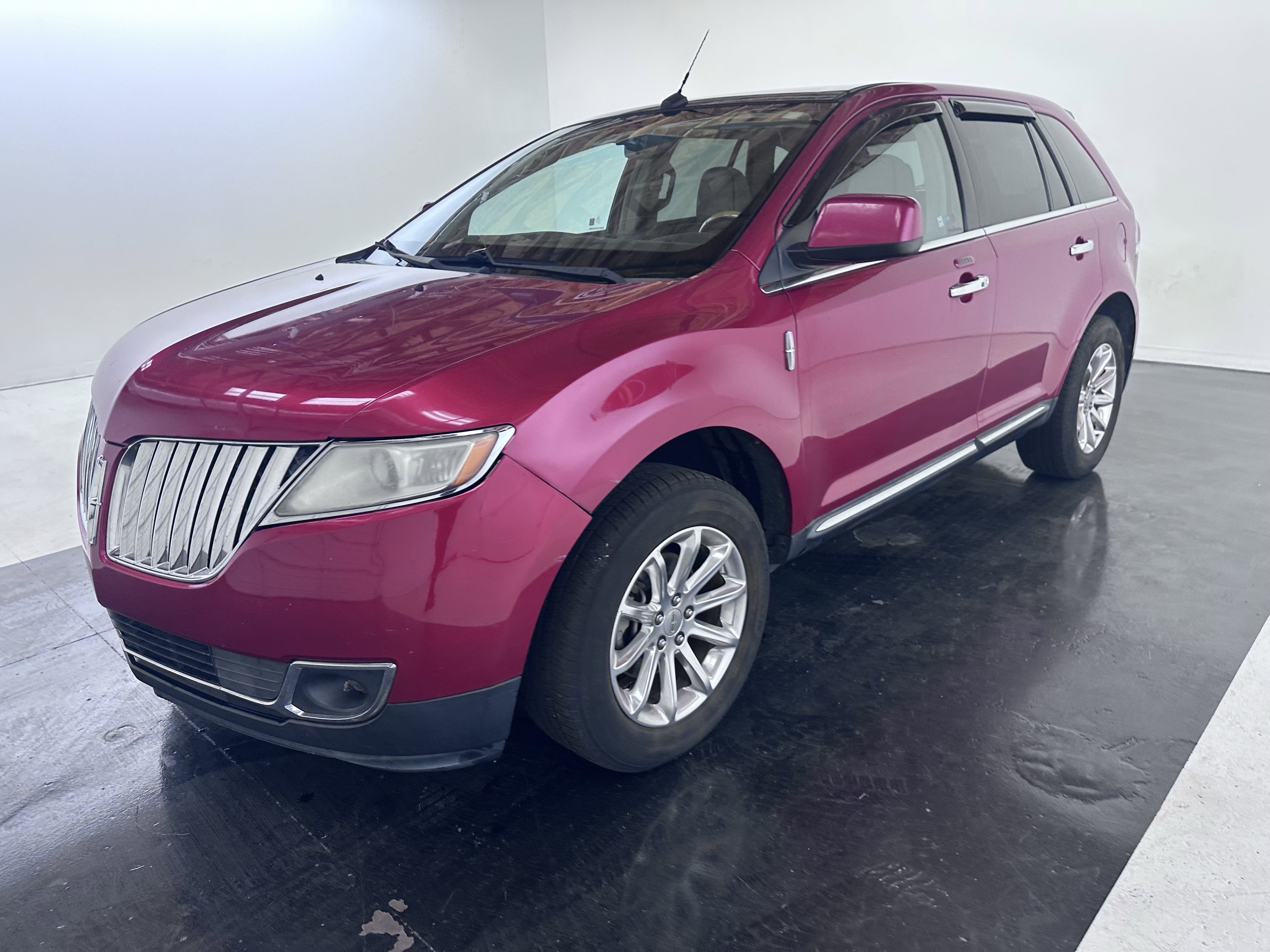Used 2011 Lincoln MKX 2WD w/ 101A Rapid Spec Order Code image 7