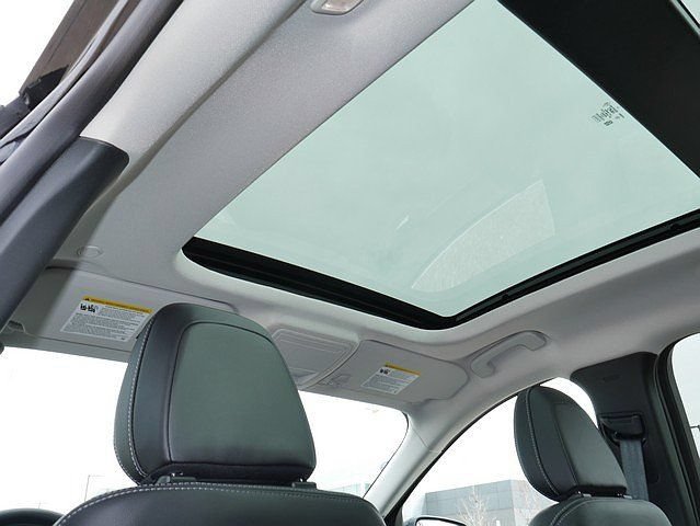 New 2025 Ford Escape SE w/ PHEV Premium Package FWD image 24