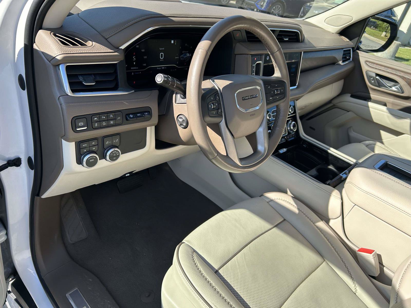 Used 2022 GMC Yukon Denali AWD/4WD image 19