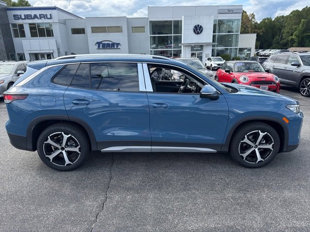 New 2025 Volkswagen Tiguan SE