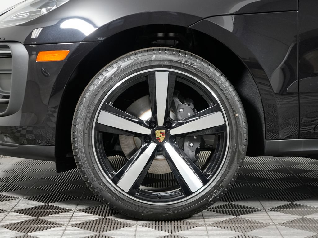 New 2026 Porsche Macan AWD/4WD image 13