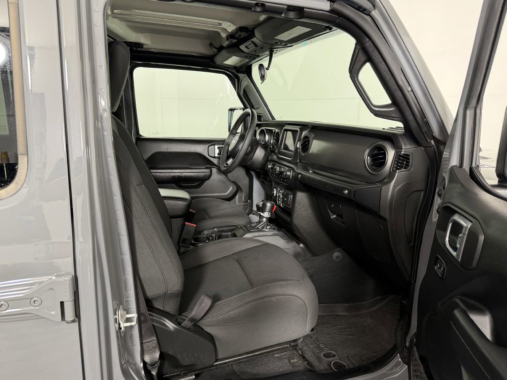 Used 2023 Jeep Wrangler Unlimited AWD/4WD image 18