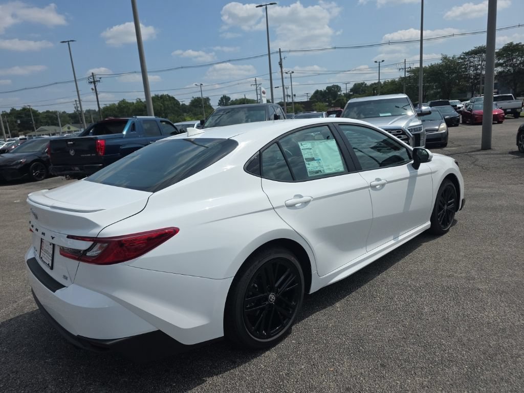 New 2026 Toyota Camry SE FWD image 4