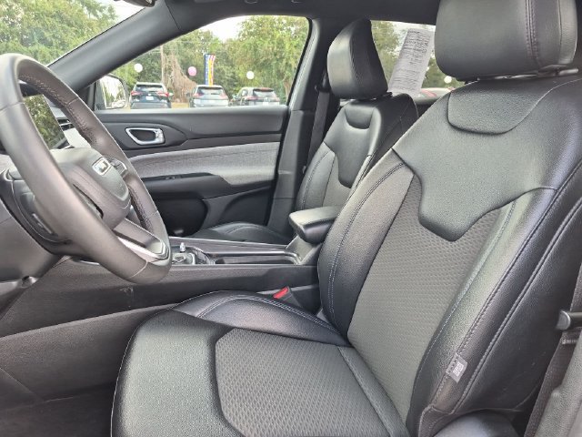Used 2024 Jeep Compass Latitude AWD/4WD image 14