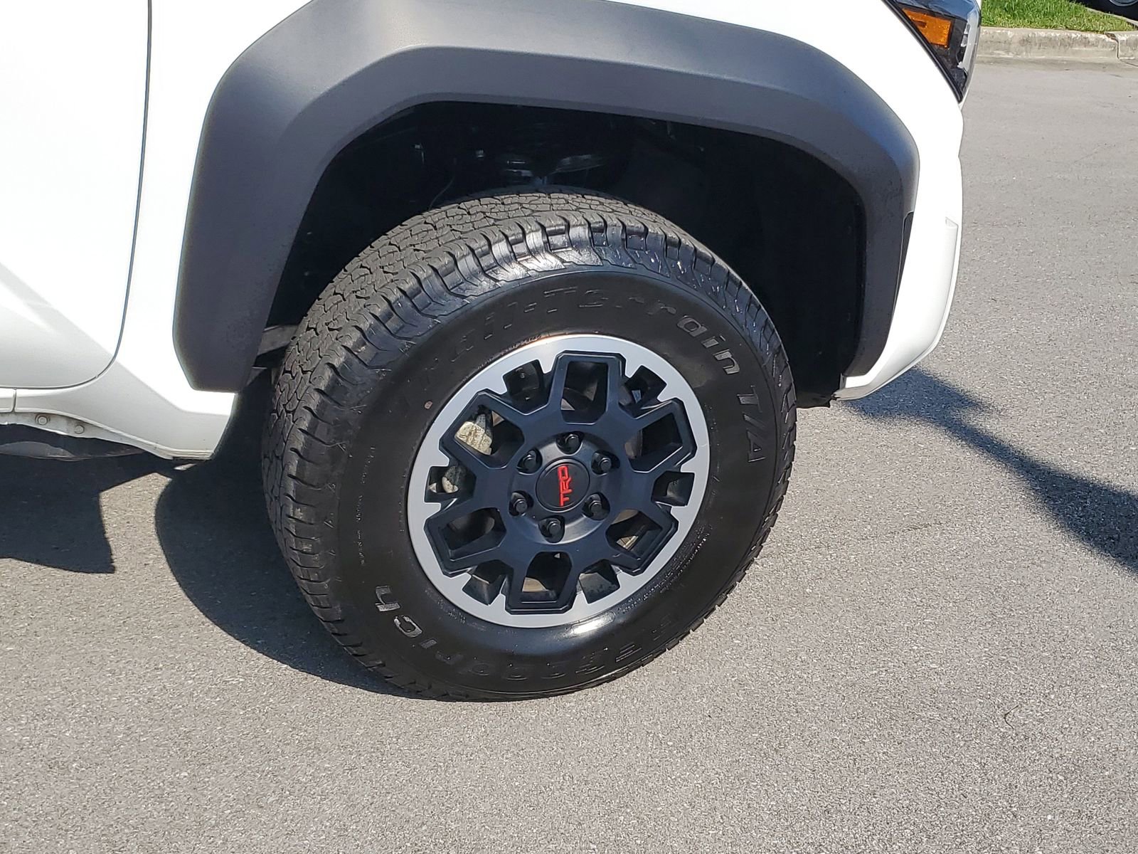 Certified 2024 Toyota Tacoma TRD Off-Road AWD/4WD image 6