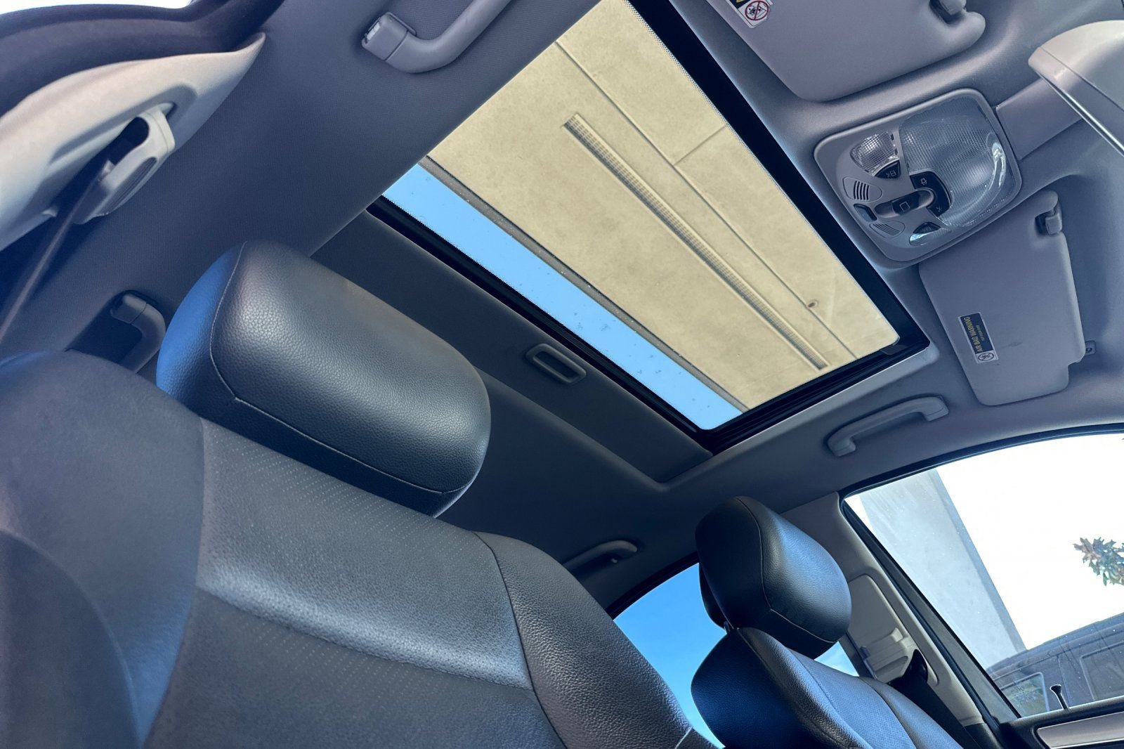 Used 2006 Mercedes-Benz C 230 Sedan image 15