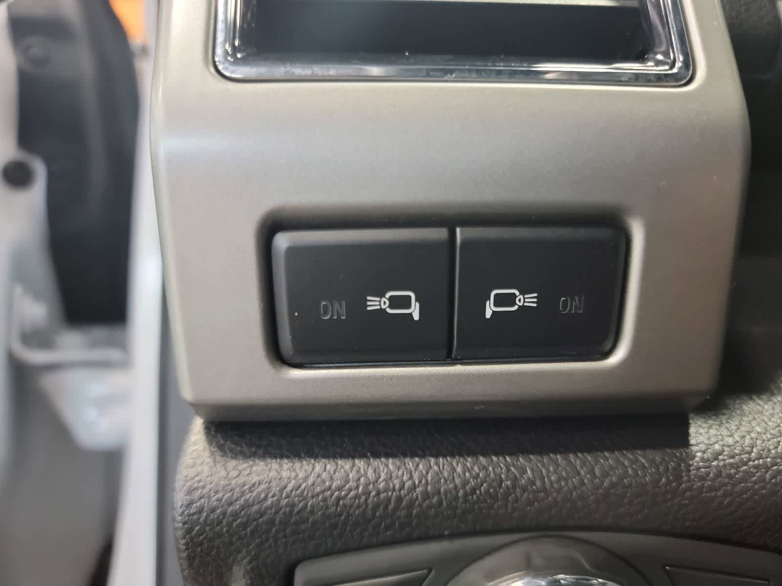 Used 2020 Ford F150 Lariat w/ Equipment Group 502A Luxury AWD/4WD image 20