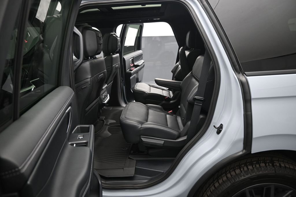 New 2026 Ford Expedition Platinum w/ Stealth Appearance Package AWD/4WD image 20