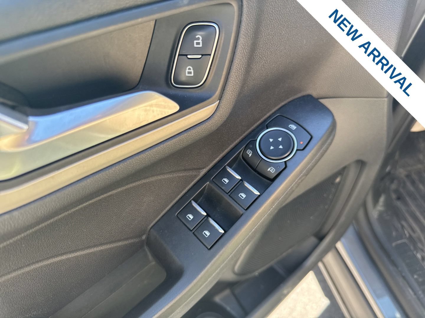 Used 2021 Ford Escape SE FWD image 18