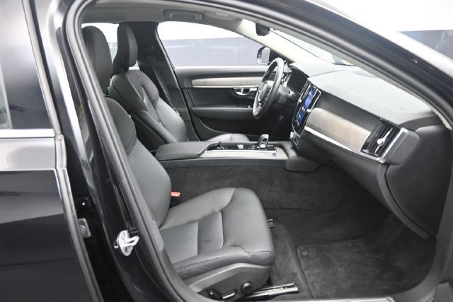 Used 2023 Volvo S90 B6 Plus AWD/4WD image 27