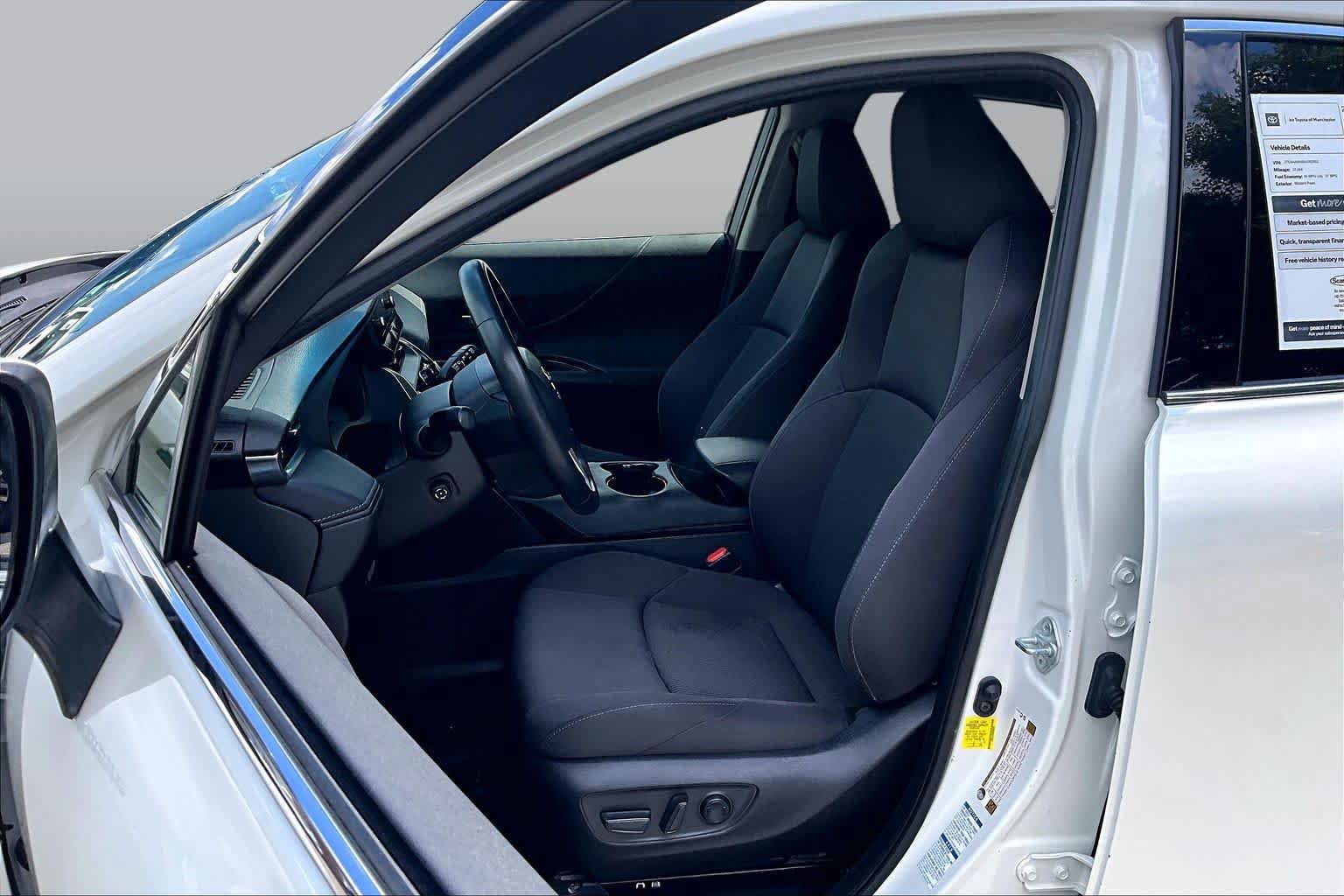 Used 2021 Toyota Venza LE w/ Carpet Mat Package (TMS) AWD/4WD image 9