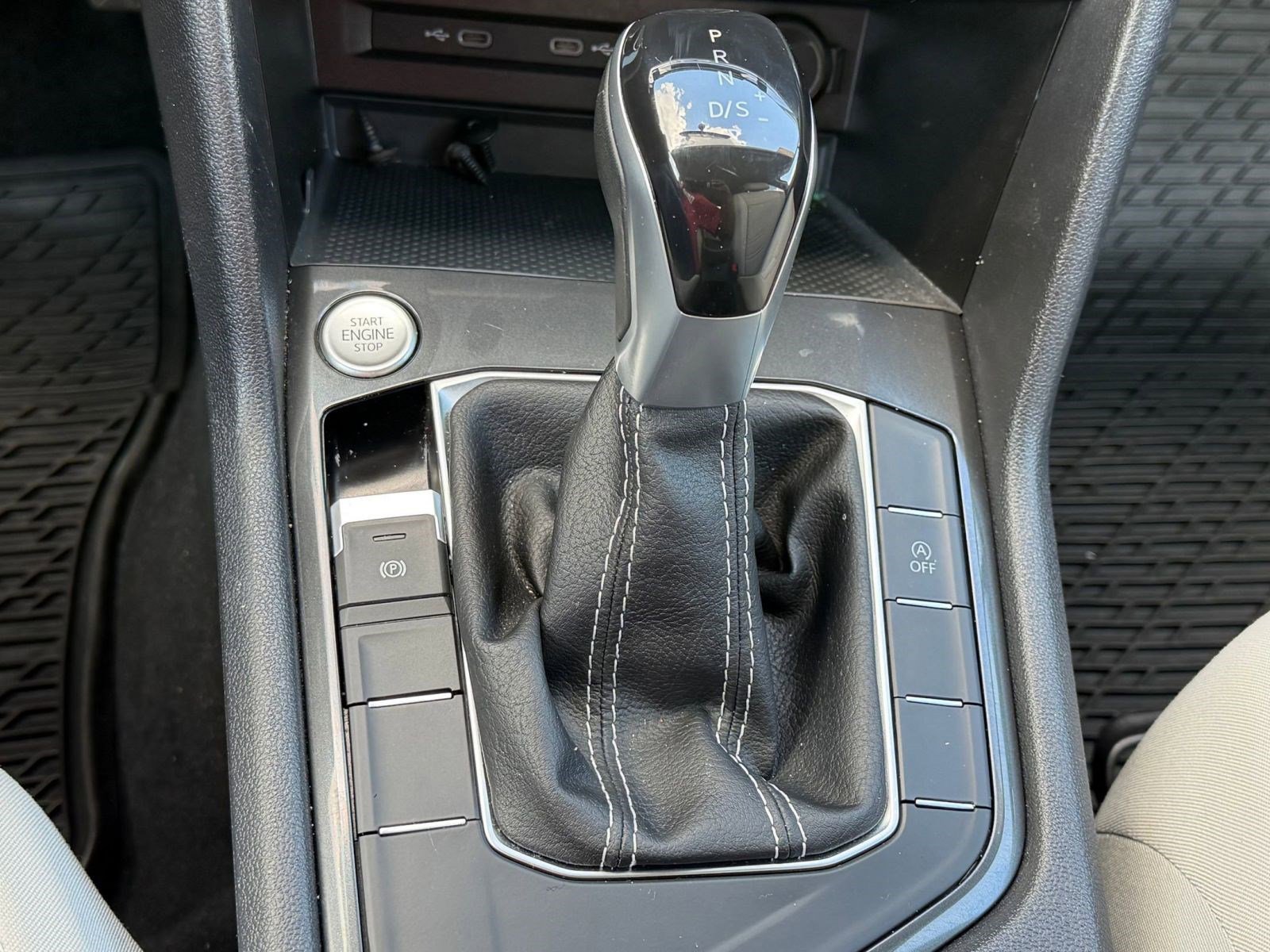 Used 2022 Volkswagen Tiguan S image 17