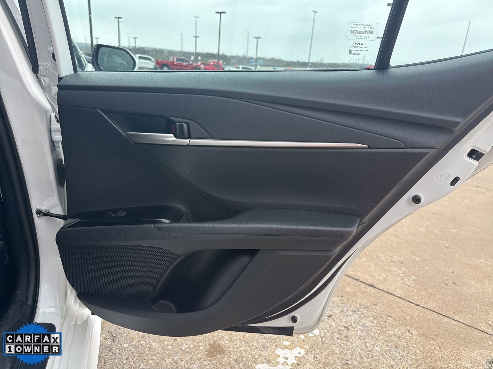 Used 2025 Toyota Camry SE image 28