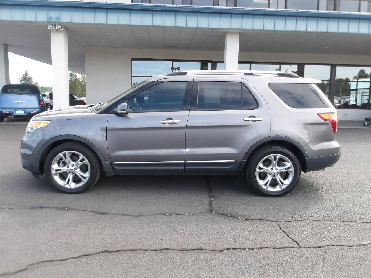 Used 2013 Ford Explorer Limited AWD/4WD image 2