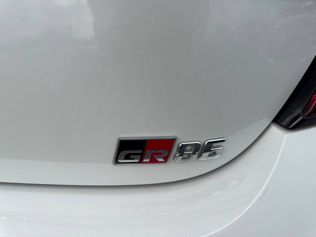 Used 2023 Toyota GR86 Premium w/ ALL Weather Mat Package (TMS) RWD image 7